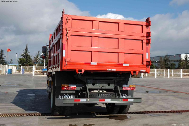 力帆 欧式战马 a6中卡 130马力 4x2 自卸车(lfj3077g1)